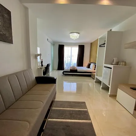 Homestay The Pearl Suites