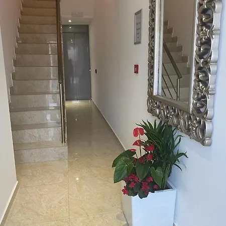 Homestay The Pearl Suites St. Paul's Bay