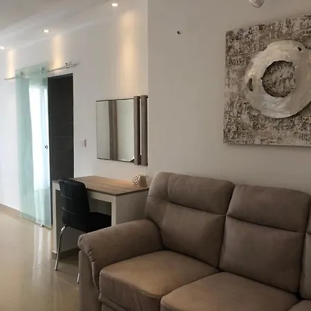 Homestay The Pearl Suites St. Paul's Bay