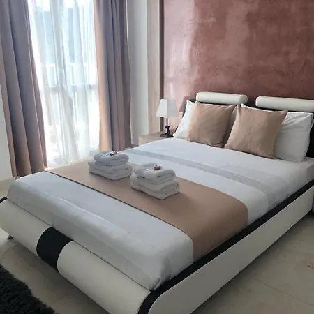 Homestay The Pearl Suites